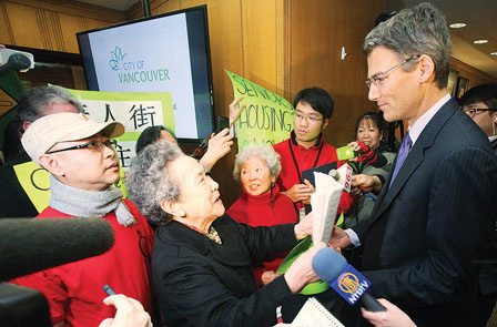 溫哥華百人遞信促停華埠房產開發市長婉言稱關注