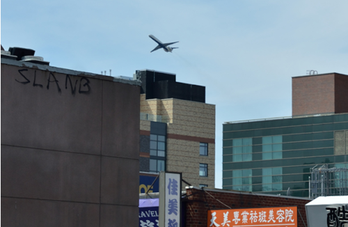 紐約多名華裔上街抗議飛機噪音日益嚴重（圖）