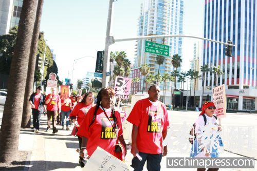 美國加州華裔教師參與游行要求漲工資（圖）