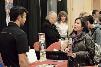 溫哥華私立學校博覽會數百人參加華裔家長佔4成